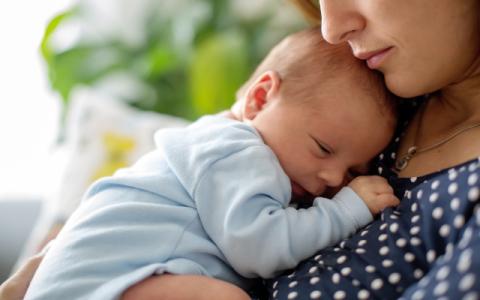 madre con il figlio appena nato
