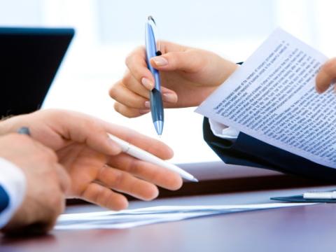 parti che firmano un accordo