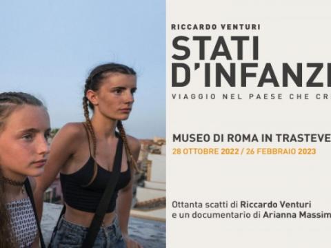 locandina della mostra Stati d’infanzia – Viaggio nel Paese che cresce