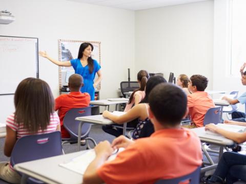 studenti che seguono una lezione 